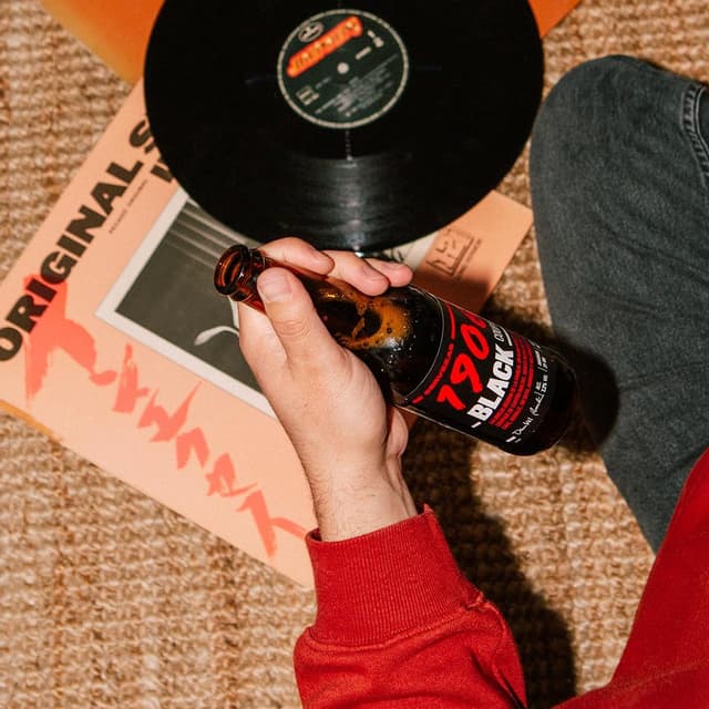 Thumbnail 2 de 1906 Black Coupage Cerveza Premium Extra 🍺 Pack 24 Botellas