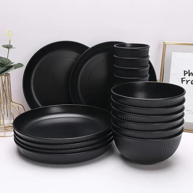 Detalle 1 de Camping Plates Unbreakable Dinner Set for 6
