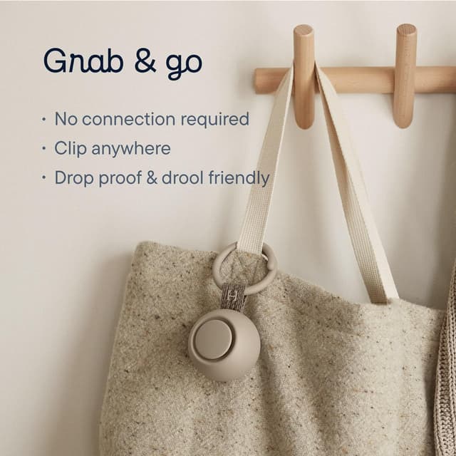 Detalle 2 de Hatch Rest Go portable white noise machine for babies (Putty) with 10 relaxing sounds