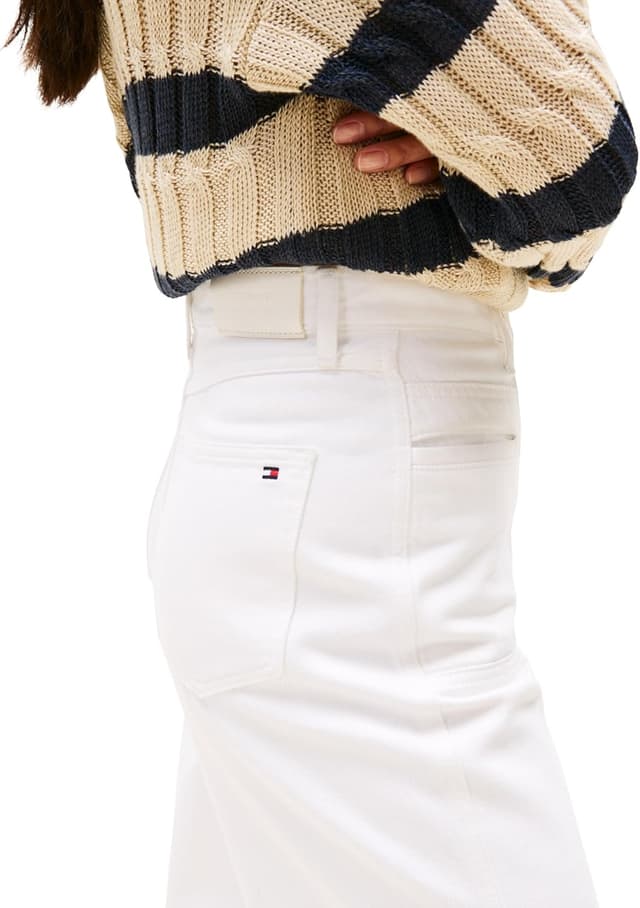 Detalle de Tommy Hilfiger Women’s White Relaxed Straight Fit High Rise Jeans