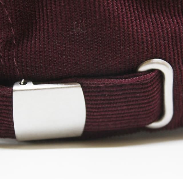 Detalle de DRESSED IN MUSIC PLAY WITH ME Berretto da baseball Dad Classic Surf Monkey in cotone di velluto a coste