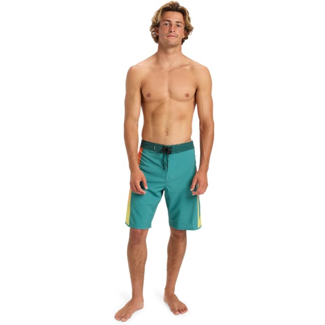 Detalle 2 de Quiksilver Surfsilk Holmes 20' bañador de hombre con tejido Surfsilk y cordón