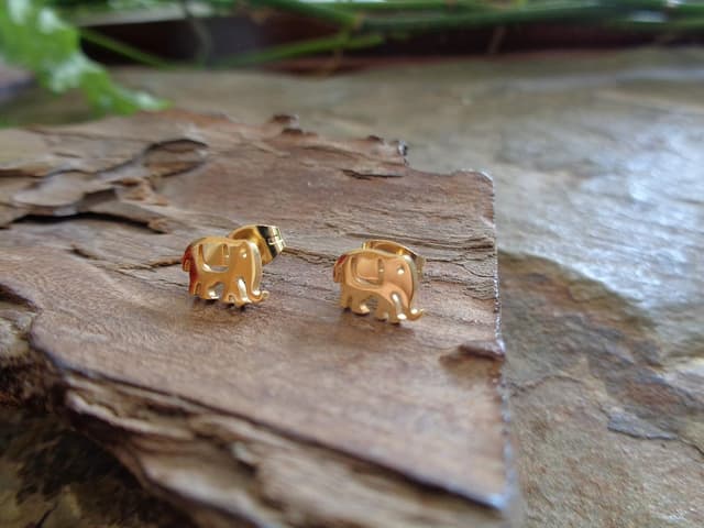 Detalle de Indischer Elefant Gold Ohrstecker aus Edelstahl