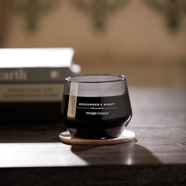 Detalle 2 de Yankee Candle Studio Vela mediana noche de verano — 35–50 h 🕯