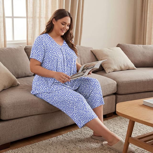 Detalle de Bestbee Women’s 2-Piece Pajama Set (V-Neck Top & Capri Pants with Pockets) — Summer Lounge Sleepwear