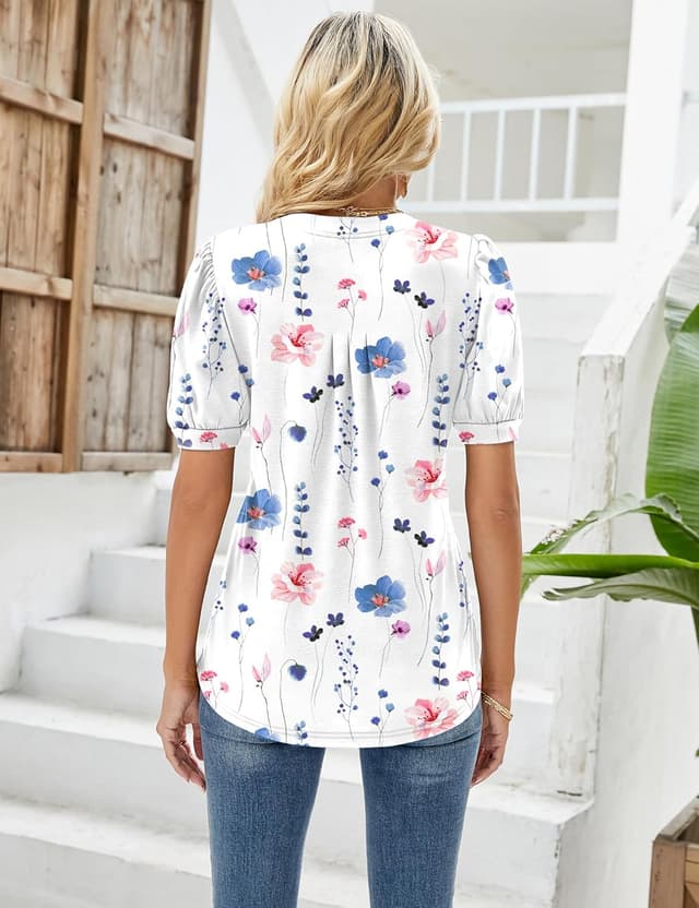 Detalle de EFFAN Women’s V-Neck Puff Short Sleeve Pleated Floral Tunic Top