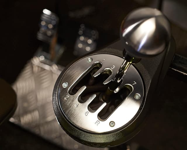 Detalle 2 de Thrustmaster TH8A Shifter Add-On – hochpräziser H.E.A.R.T. HallEffect-Gangschalter für PC, PS4, PS5 und Xbox