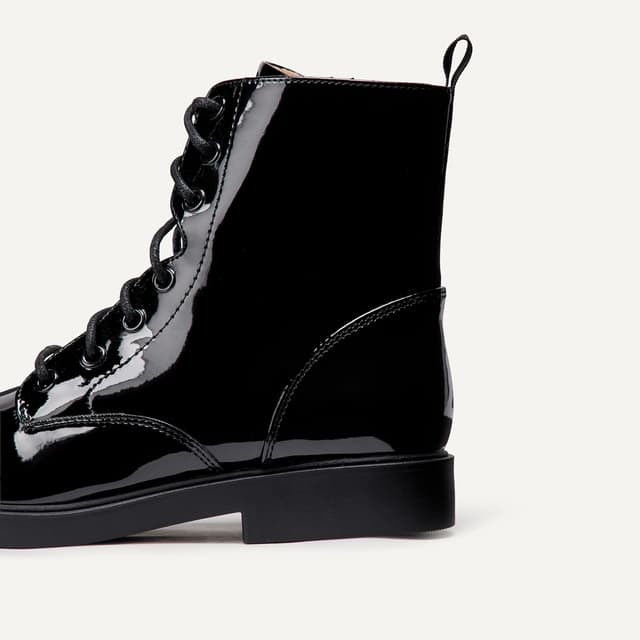 Detalle de Amazon Essentials Mädchen-Kampfstiefel mit Reißverschluss – Komfort für Schule & Alltag