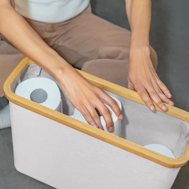 Detalle 2 de LONBET Rangement papier toilette 12 rouleaux pliable et empilable avec couvercle en bambou (panier WC gris clair)