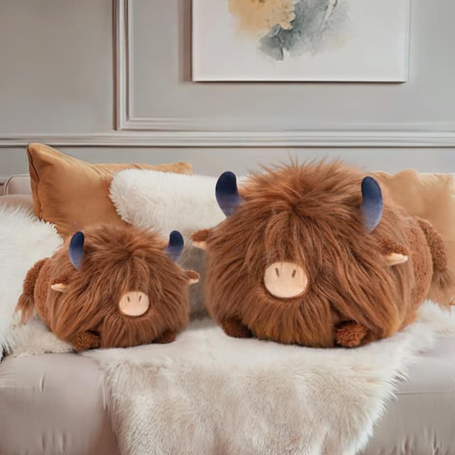 Detalle de MeWaii 8-inch Soft Highland Cow Plush Pillow – cuddly squishy stuffed toy for hugs