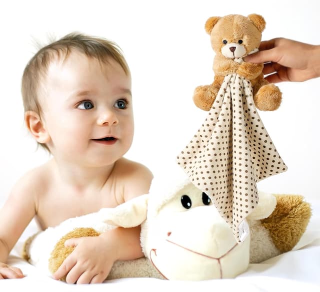 Detalle 2 de CREVENT Soft Plush Animal Face Baby Comforter with Tag (Hugging Bear) – Skin-friendly plush for day-to-day comfort