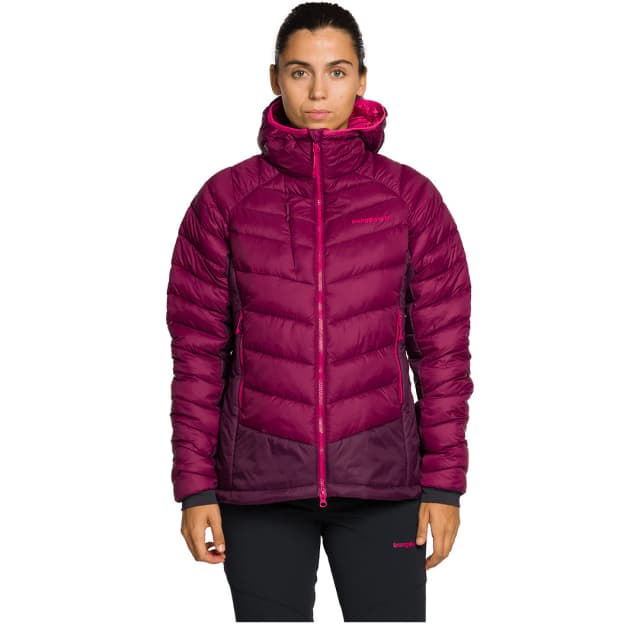 Detalle de Trangoworld Rulhe v02: chaqueta técnica ligera de mujer con Primaloft y repelencia al agua