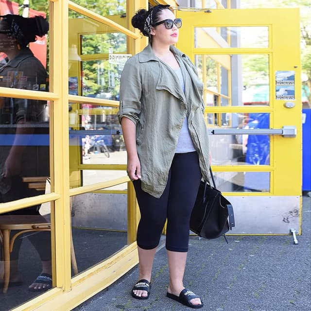 Detalle de 3-Pack Women’s Plus Size Capri Leggings with High Waist Tummy Control (XL–4X)