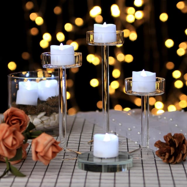 Detalle de IMAGE LED Tea Lights (12 pack) with Timer & Flicker + 100 Fake Rose Petals