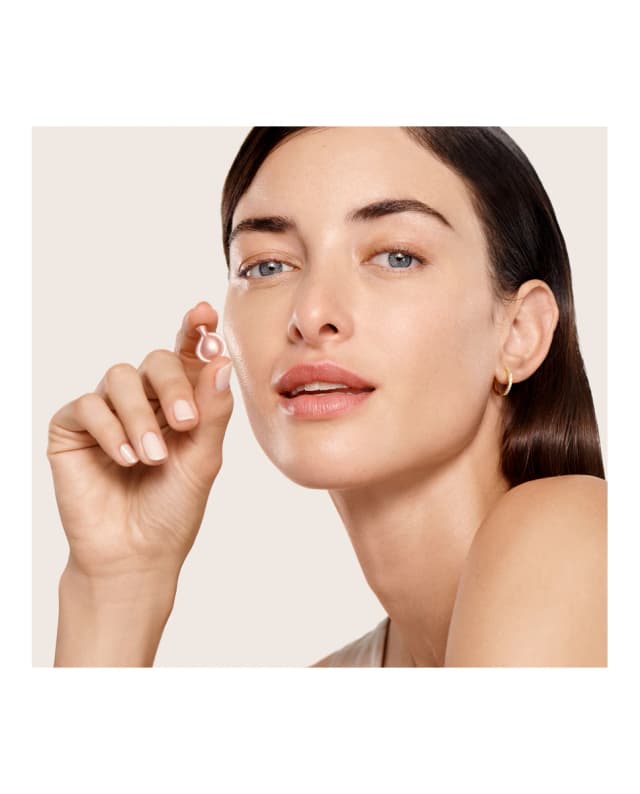 Detalle 2 de Elizabeth Arden Sérum Retinol 4% en cápsulas 30 unidades