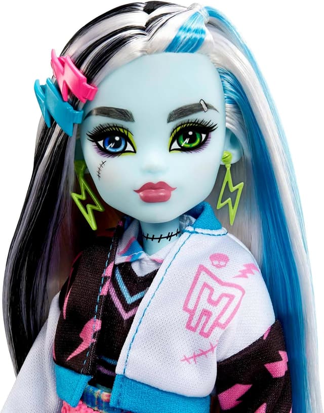 Detalle de Monster High Frankie Stein Muñeca articulada con accesorios y mascota ⚡