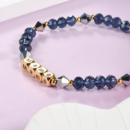 Detalle 2 de BOCHOI pulsera Mamá con cristales de 8 mm y letras “Mamá” en caja regalo