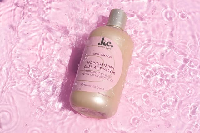 Detalle 2 de KeraCare Curl Essence Moisturizing Curl Activator (12oz) for defined, frizz-controlled curls