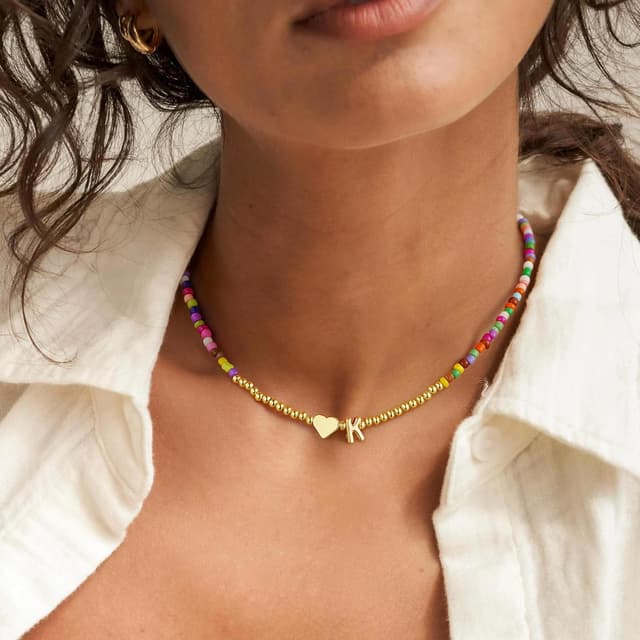 Detalle de TINGN Collier de perles colorées fait main pour femme et fille, cœur en pendentif
