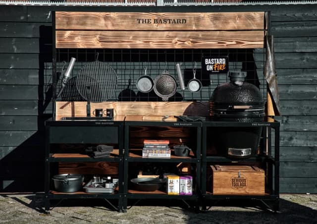 Detalle de The Bastard Classic Large Solo Grill für 9 Personen