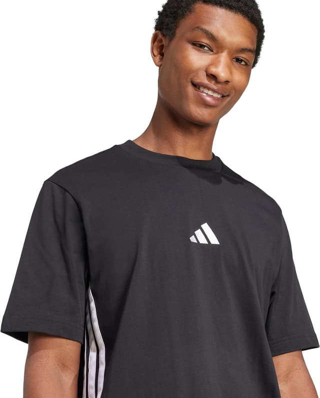 Detalle 2 de adidas Uomo Essential Three Stripes camiseta negra talla M