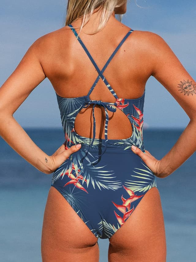 Detalle de Costume intero donna CUPSHE a collo alto con controllo della pancia e lacci sul retro