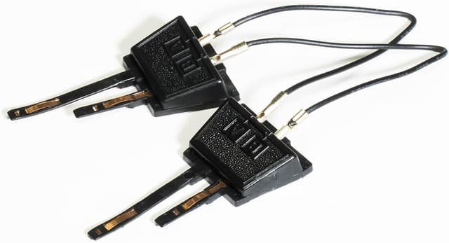 Detalle de Hornby R8201 Track Link Wire Pack for OO Gauge layouts (scale 1:76) – spare parts