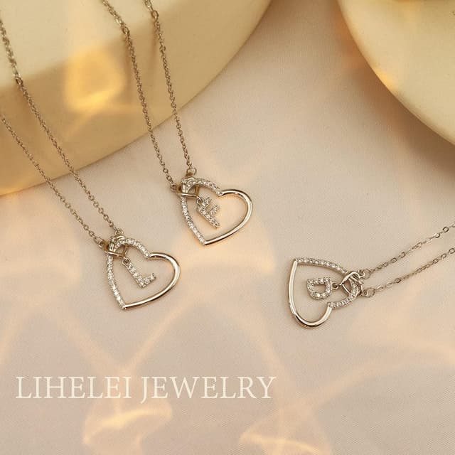 Detalle de LIHELEI Damen-Halskette mit Herz und Buchstabe aus 925 Silber – personalisierbare Initialen-Kette