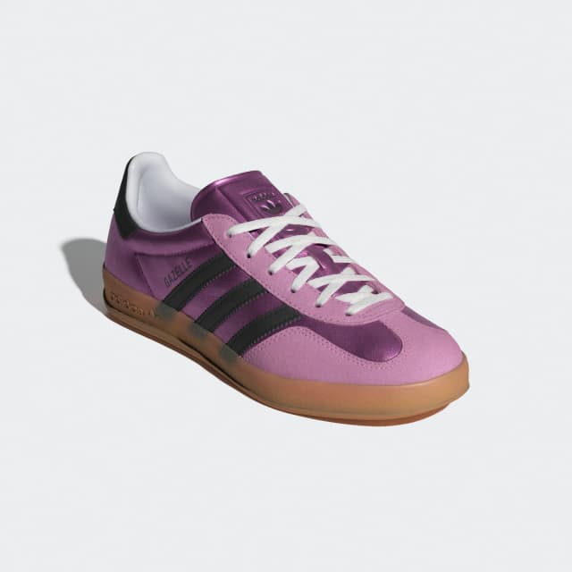 Detalle de adidas Gazelle: zapatillas casual de mujer para un look clásico
