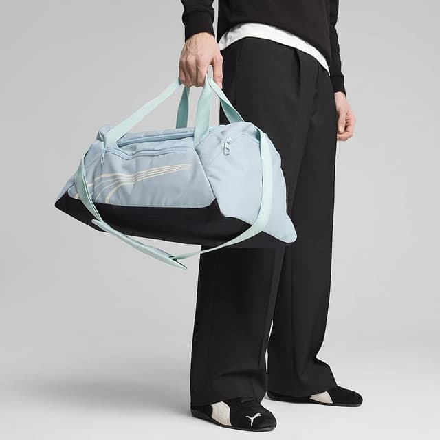 Detalle de PUMA FUNDAMENTAL Small Sports Bag bolsa deporte 53 x 20 x 26 cm