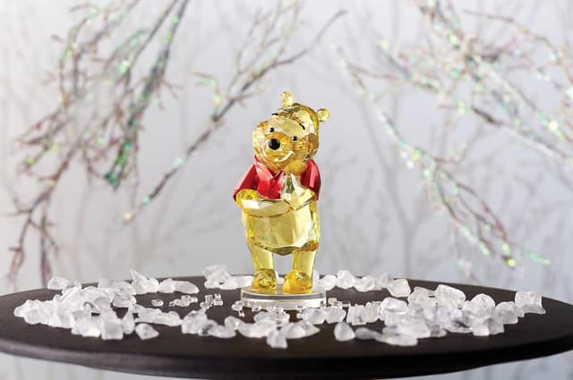 Detalle 2 de Enesco Winnie the Pooh 9,5 cm Figure