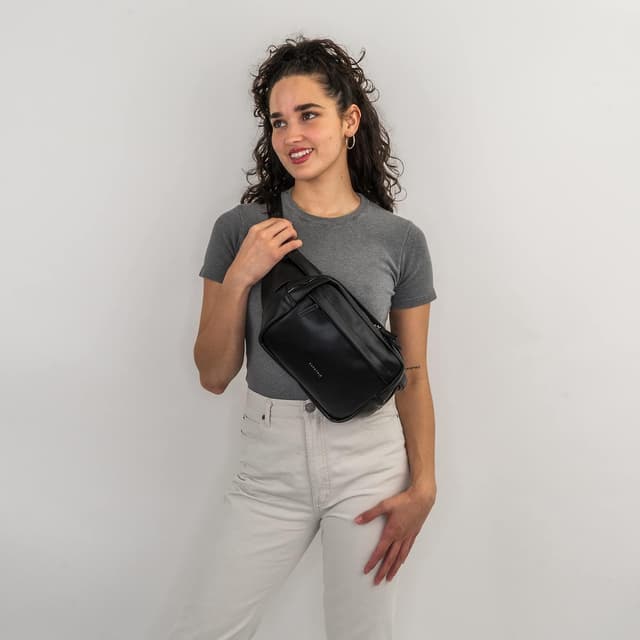 Detalle de Expatrié Justine Bauchtasche Damen Schwarz – Brusttasche & Bumbag mit gepolstertem Handyfach