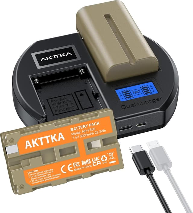 Detalle de AKTTKA NP-F550 Akkus 3000 mAh (2er-Pack) + PD18W Dual-Slot-Schnellladegerät mit USB‑C