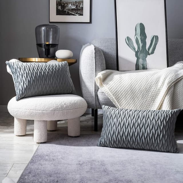 Detalle 2 de Yamonic Kissenbezüge-Set aus Samt (2er-Pack) 30 x 50 cm, grau – soft & pflegeleicht