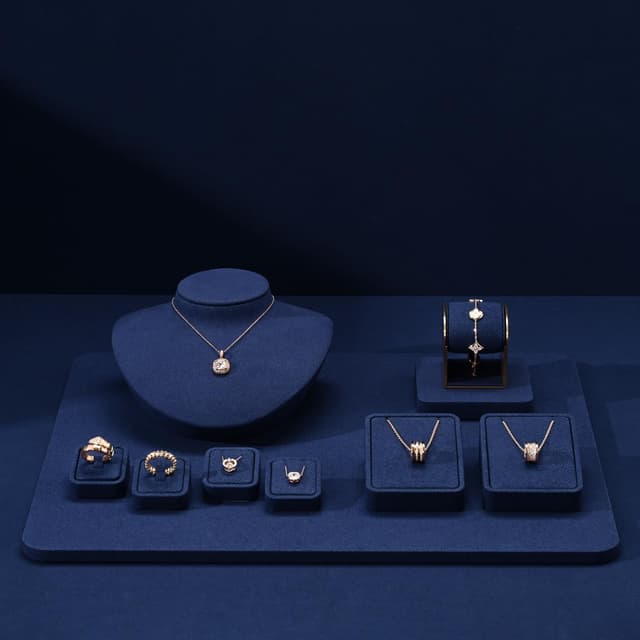 Detalle de Oirlv Bleu support/buste de bijou en microfibre pour collier – TT30706