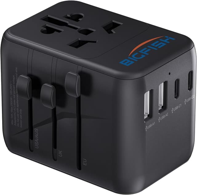 Detalle de Bigfish Universal Travel Adapter with 2 USB‑C and 2 USB‑A