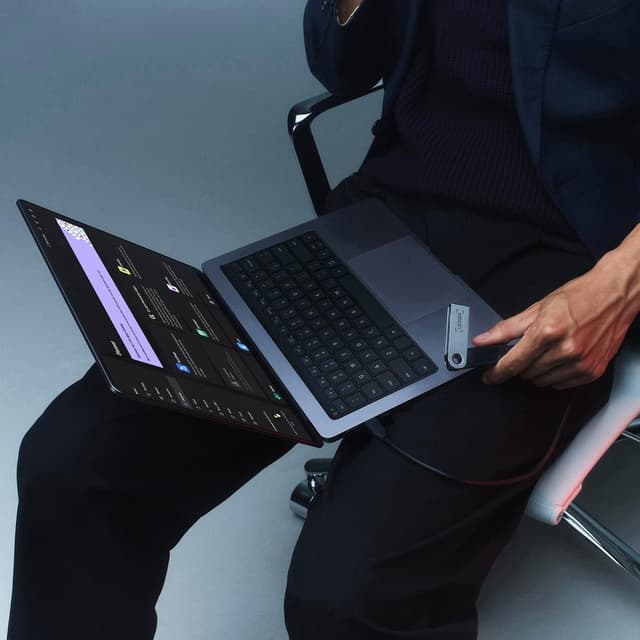 Thumbnail 6 de Ledger Nano S Plus Amatista - Billetera hardware para cripto y NFT 🛡