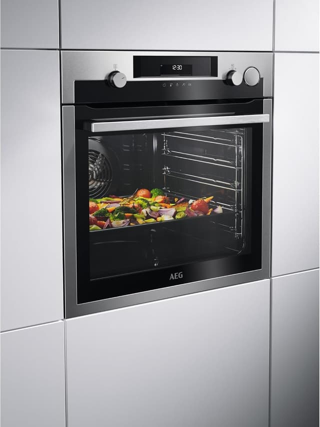 Detalle de AEG BPE577161M Horno Multifunción 72L con Limpieza Pirolítica 🌟