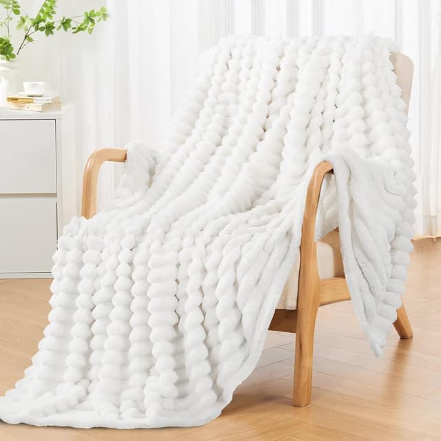 Detalle de RUIKASI Fleece Throw Blanket for Sofa (150x200cm) – Double Fluffy White Ribbed Sofa & Bed Throw