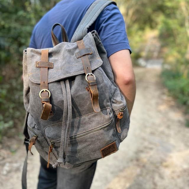 Detalle 2 de AUGUR High Capacity Canvas Vintage Backpack for 12–17 inch laptops