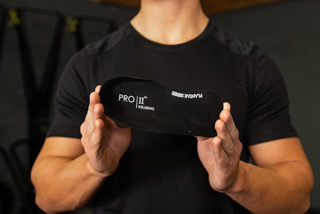 Detalle 2 de PRO 11 Wellbeing 1 Pair of Slim Fit 3/4 Orthotic Insoles with Heel Pad for Plantar Fasciitis (7–8.5 UK, Black)