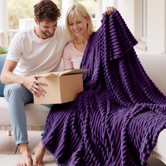 Thumbnail 6 de BEDSURE Kuscheldecke 150 x 200 cm in Violett – Sofadecke aus Flanell mit Microfaser