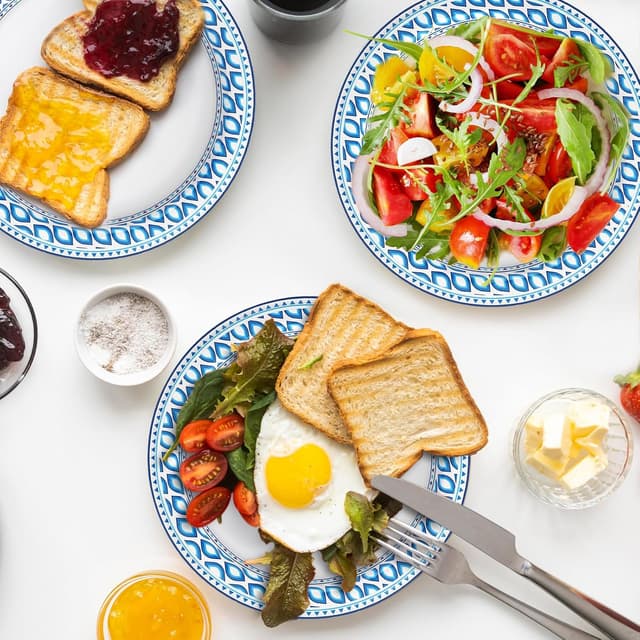 Detalle 2 de Clawsoff 8.5 Inch Paper Plates Bulk (280 Count) — Heavy-Duty Cut & Soak Proof Disposable Plates