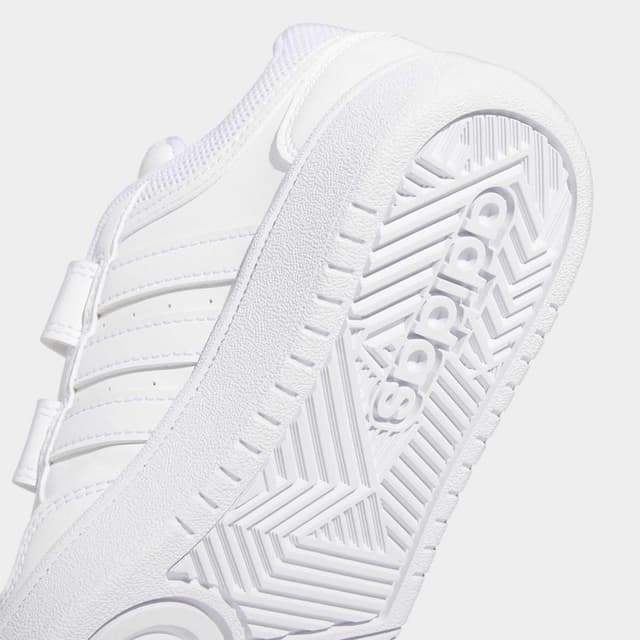 Detalle de adidas Hoops Lifestyle: zapatillas unisex de niños con cierre de velcro y amortiguación