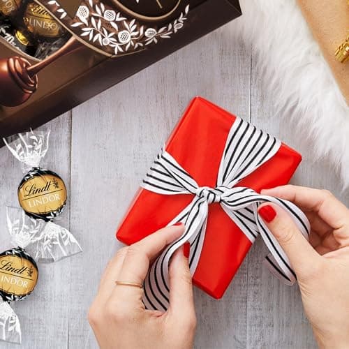 Detalle 2 de Lindt LINDOR CORNET 70% cacao 🍬