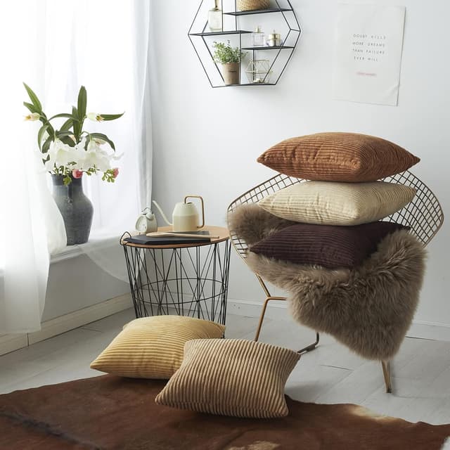 Detalle 2 de CALIYO Housse de coussin velours côtelé marron 30x50 cm, rayures et fermeture invisible