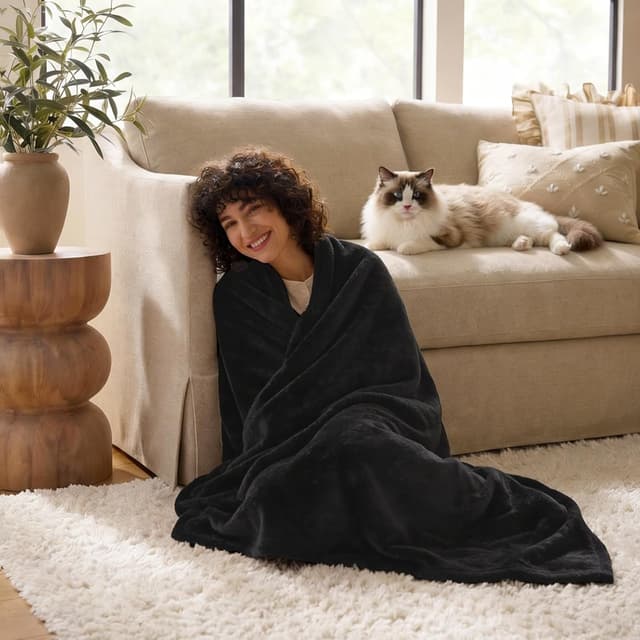 Detalle de CozyLux Flauschdecke 150x200 cm (XL) aus Flanell – warme Kuscheldecke für Sofa und Bett, schwarz