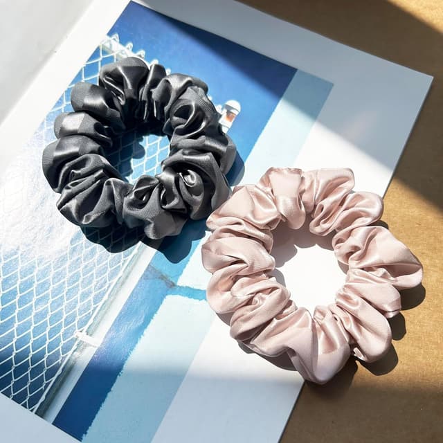 Detalle 2 de Townssilk elastici per capelli in 100% seta di gelso (22 momme), grigio scuro e rosa, a righe – 2 pezzi