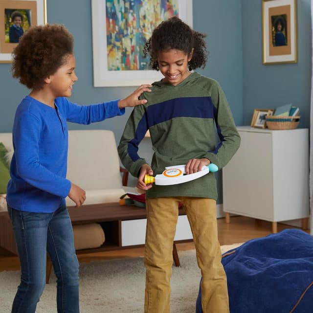 Thumbnail 6 de Hasbro Gaming Bop It – elektronisches Partyspiel für Reaktionstests mit Multiplayer-Modus