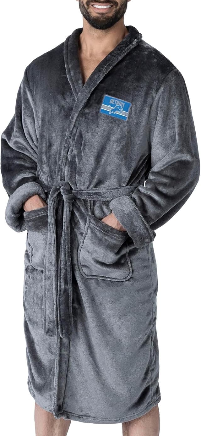 Detalle de Northwest NFL Detroit Lions Silk Touch Bath Robe (Large/X-Large) in Rollout Charcoal